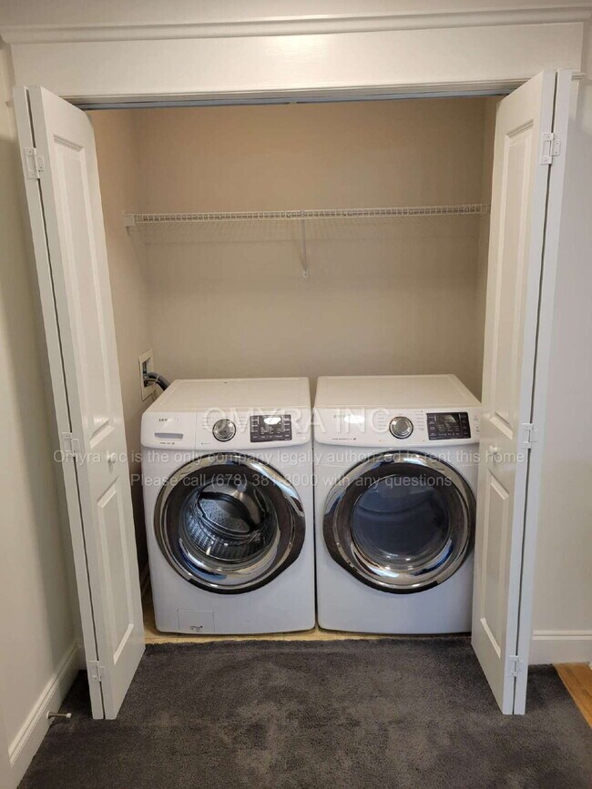 Building Photo - Stunning Townhome Overlooking Beltline at Grant Park!