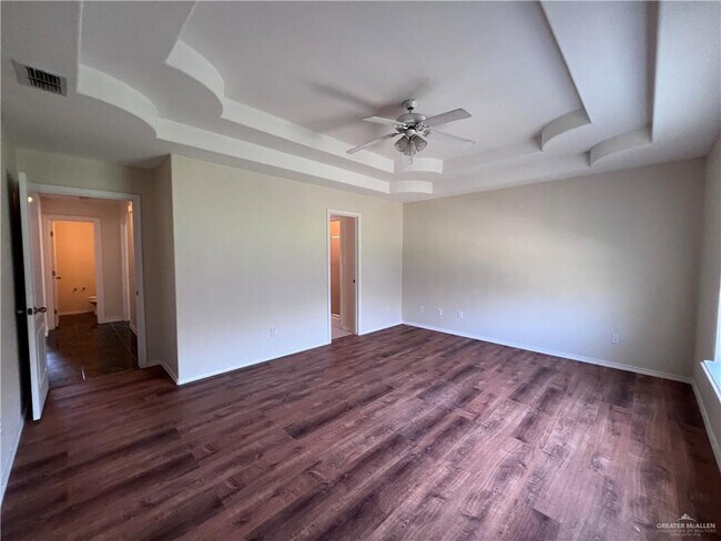 Building Photo - 4612 W Maple Ave