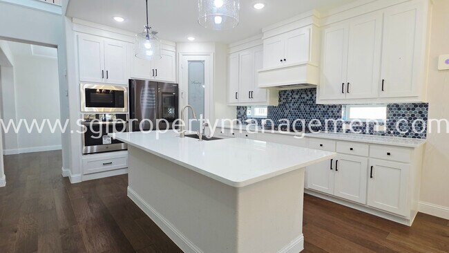 Building Photo - 10870 Grayhead Dr