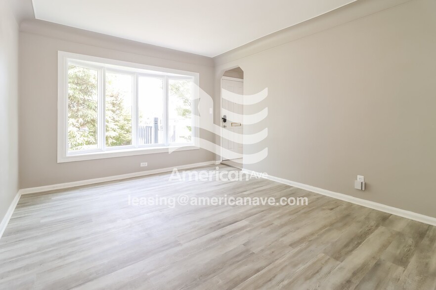 Building Photo - 21407 Syracuse Ave