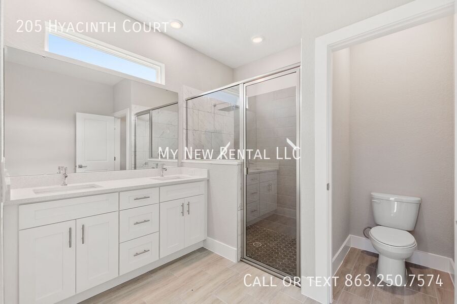 Building Photo - 205 Hyacinth Ct