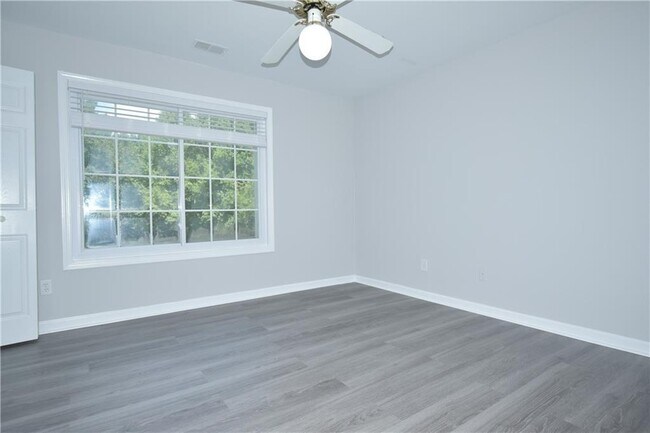 Building Photo - 2030 Hunters Trail Dr