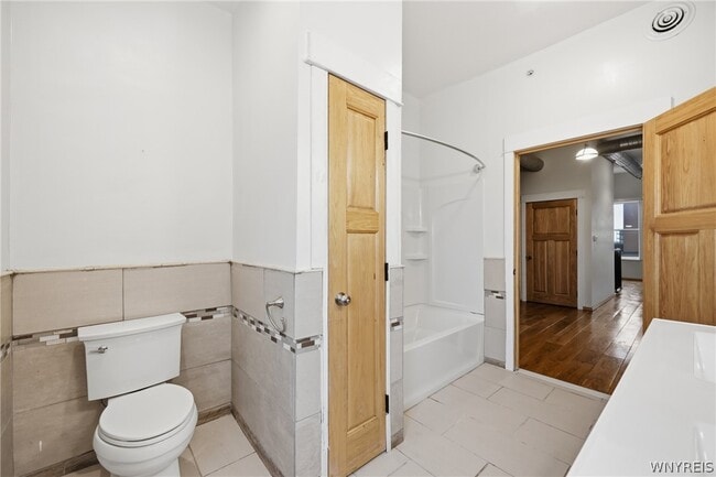 Building Photo - 110 Genesee St