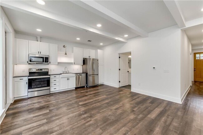 Building Photo - 4704 Sunset Trail
