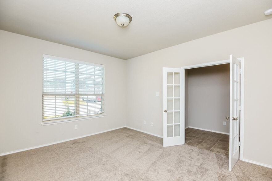 Building Photo - 6253 Jackstaff Dr