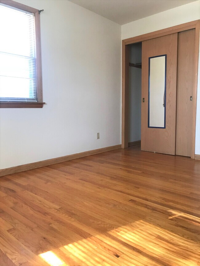 Building Photo - 410 Pawling St