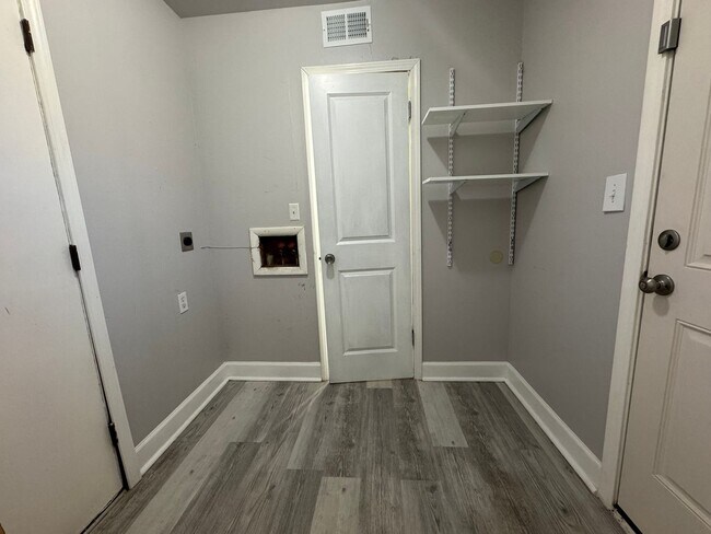 Building Photo - Adorable 3 bedroom 1.5 bathroom in Tulsa