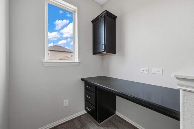 Building Photo - 12806 Crombie Dr