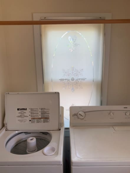 Building Photo - 533 E 9th St