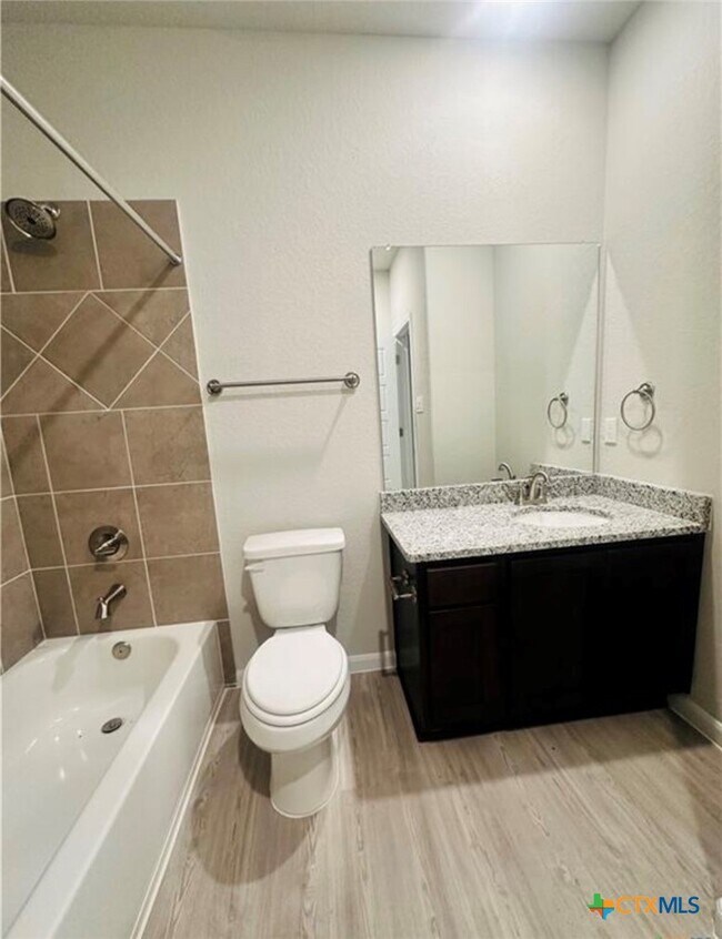 Building Photo - 516 Hudson St