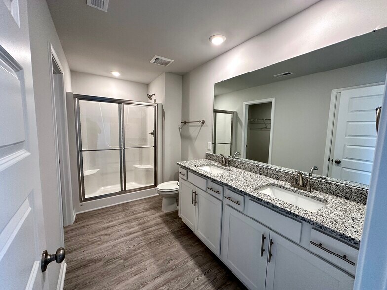 Building Photo - 14709 Ravenel Dr