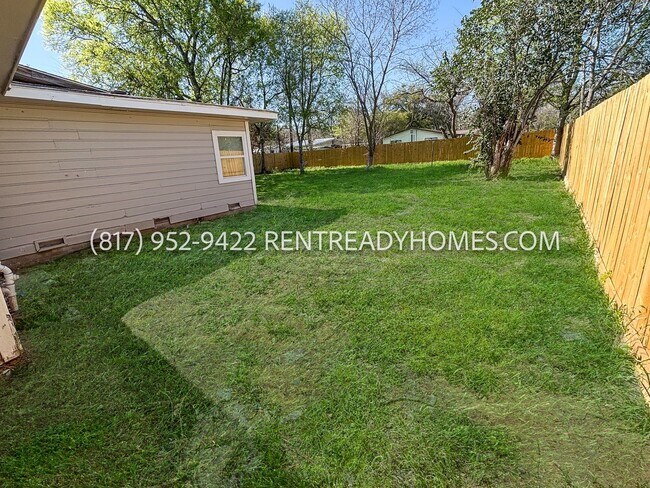 Building Photo - 2408 Southside Dr