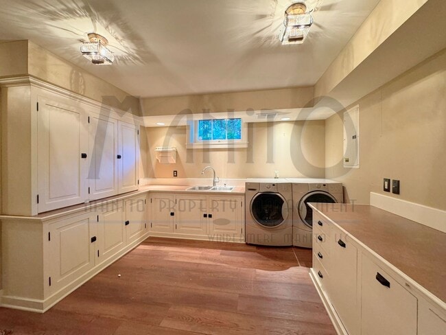 Building Photo - **COMING SOON** South Hill Swank