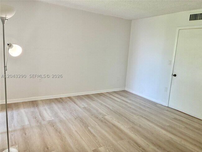 Building Photo - 8420 SW 133rd Avenue Rd