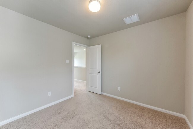 Building Photo - 3842 Sugardale St