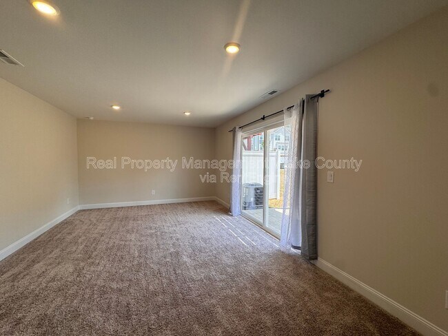 Building Photo - 5334 River Reach Dr