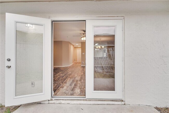 Building Photo - Home For Rent Near the Happiest Place On E...