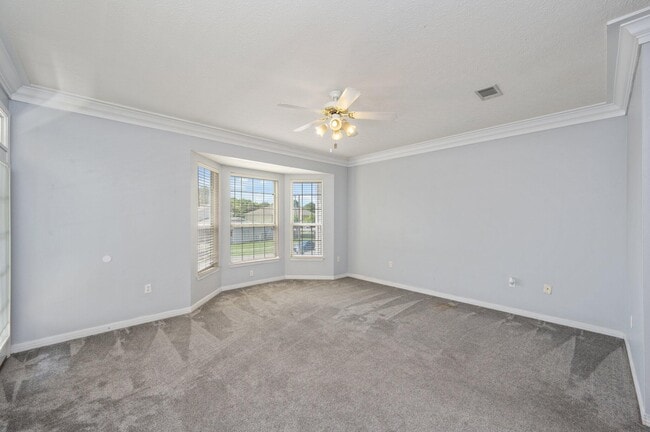 Building Photo - 17 Chatelaine Cir SE