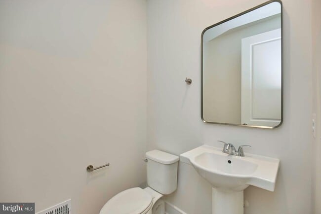 Building Photo - 42221 Shining Star Sq