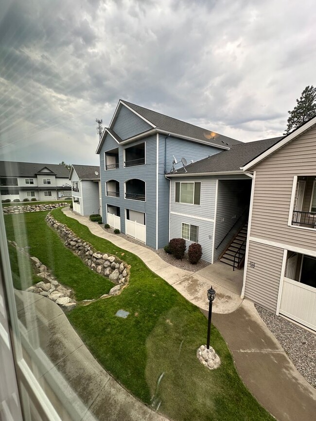 Building Photo - PROMENADE LOOP CONDO (RPM#154)