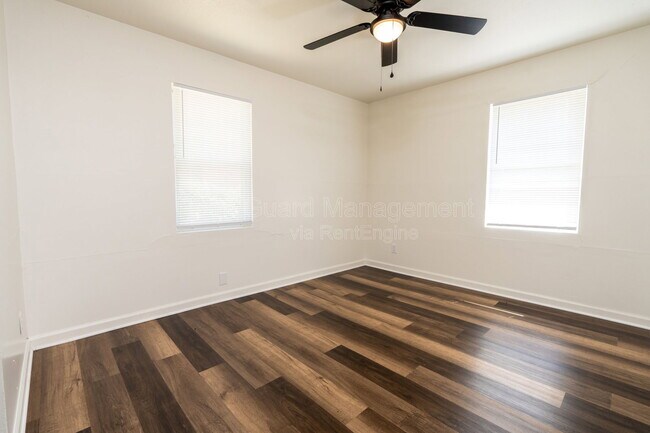 Building Photo - 1318 N Piatt Ave