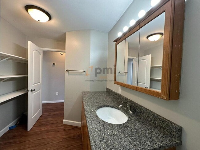 Building Photo - 438 Piedmont St