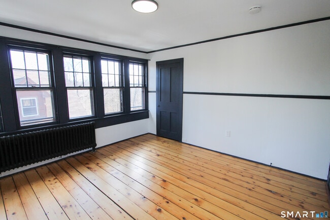 Building Photo - 883 Worthington Ridge