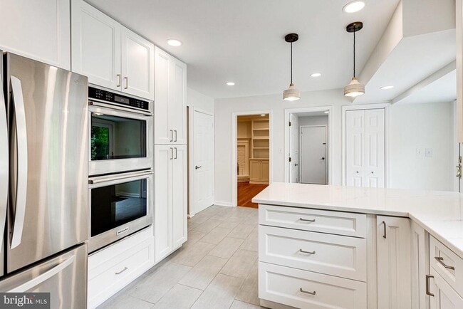 Building Photo - 12127 Holly Knoll Cir