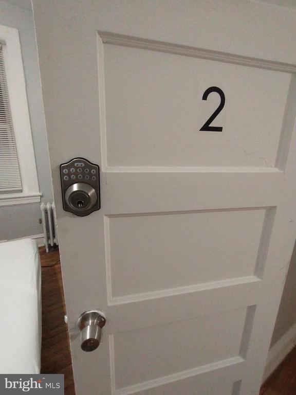 Building Photo - 307 Dolphin St