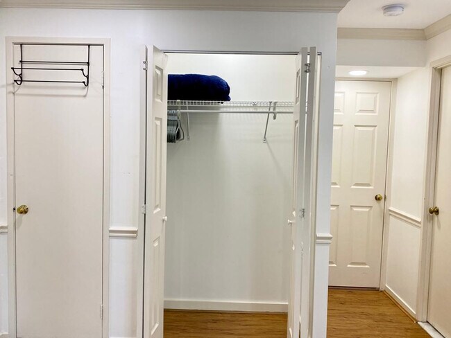 Building Photo - 11874 Sunrise Valley Dr