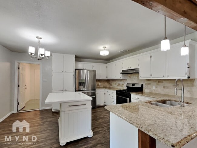 Building Photo - 612 S Rough Creek Ct