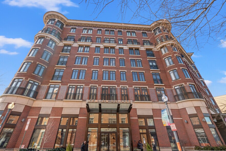 Front of building - 1390 Kenyon St NW