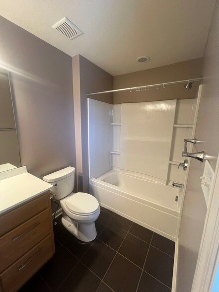 Building Photo - 409 Marshall Heights Dr