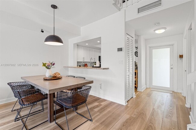 Building Photo - 11845 SW 100th St