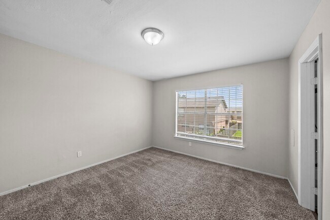 Building Photo - 16723 Running Quail Ct