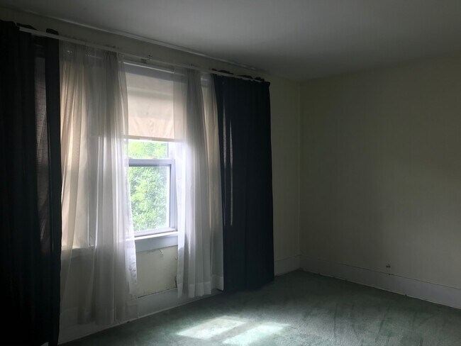 Building Photo - 5708 Pontiac Dr