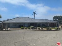 Building Photo - 1156 Las Pulgas Pl