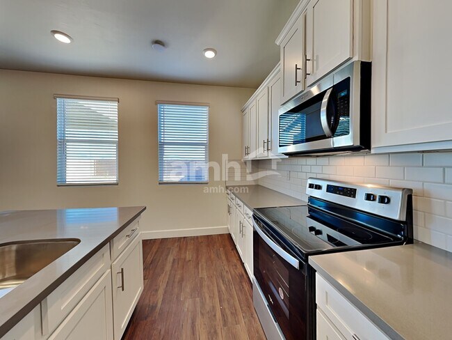 Building Photo - 7507 S Via Bombachas