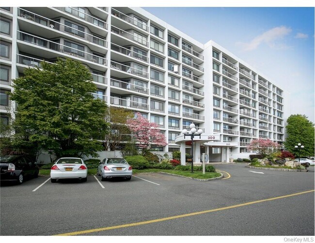 Building Photo - 300 High Point Dr