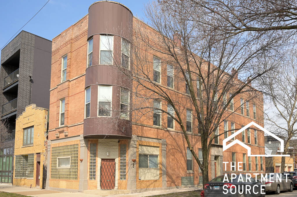 Building Photo - 2732 W Chicago Ave