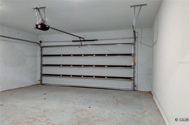 Building Photo - 1520 Brentwood Dr
