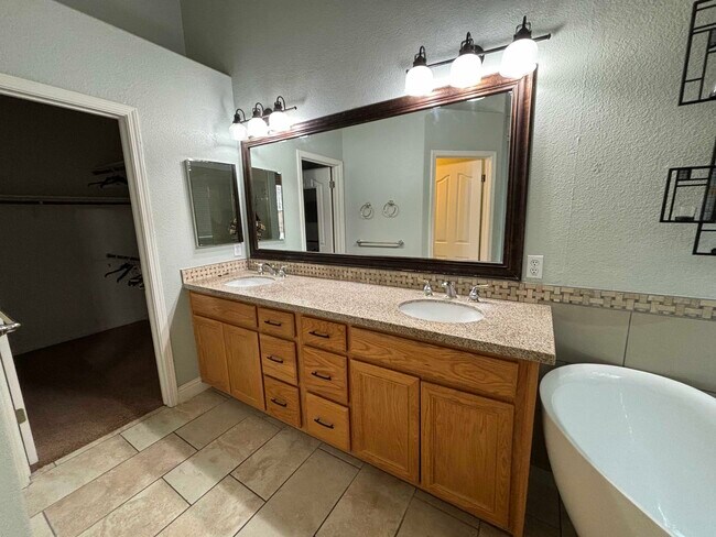 Building Photo - 3547 Marsh Point Dr