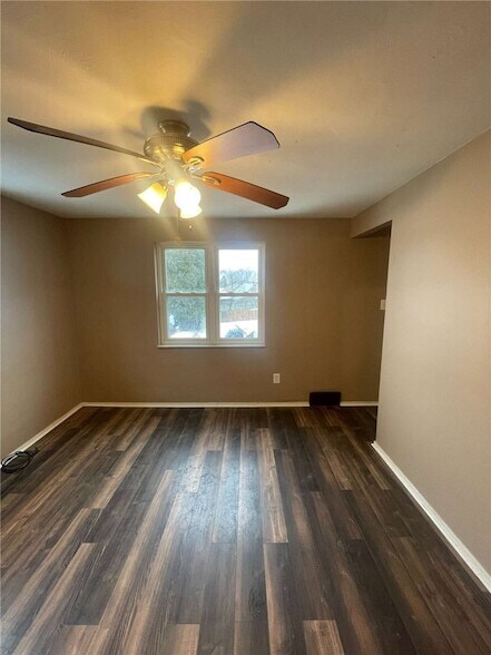 Building Photo - 149 Parkwood Rd