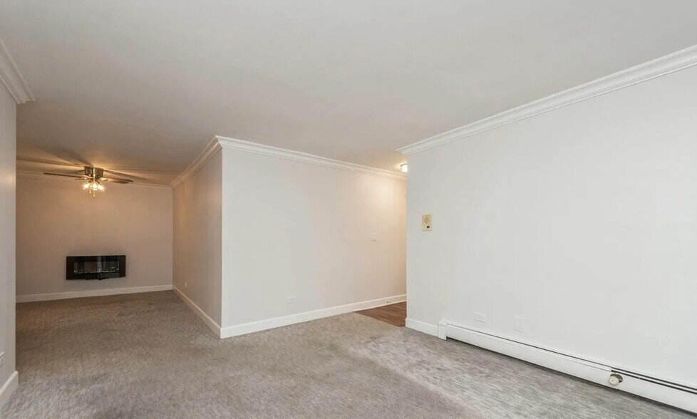 Building Photo - 1459 N Winslowe Dr
