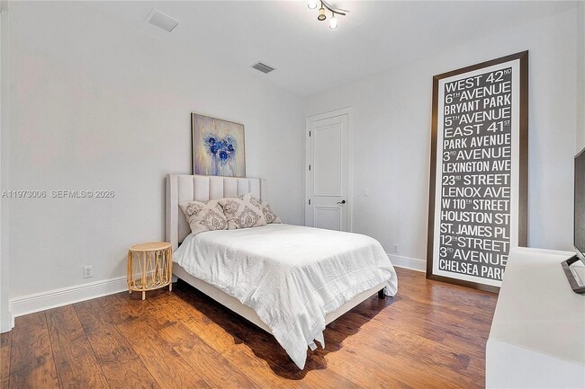 Building Photo - 9564 Exbury Ct