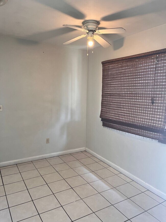 Building Photo - Cozy Home in San Jacinto on Large Lot