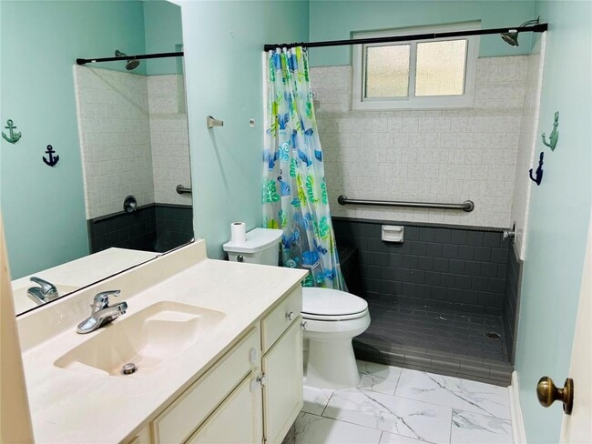 Building Photo - 2930 Bentley Ct
