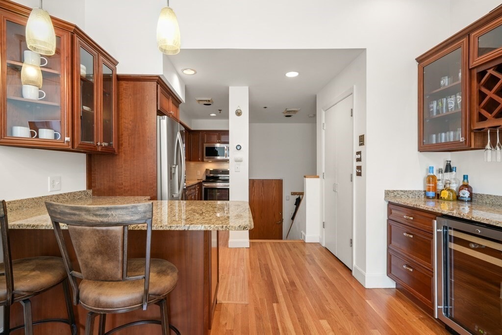 Building Photo - 5 Appleton St