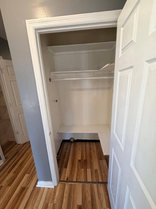 Building Photo - 392 Montauk Ave.