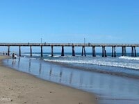 Building Photo - 209 S Ventura Rd